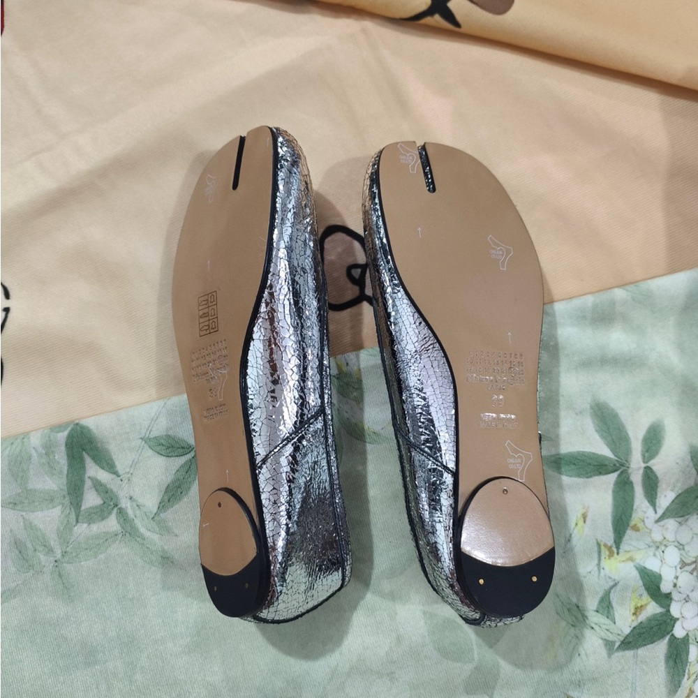 Maison Martin Margiela Metallic Silver Tabi Ballet Flats - Picture 7 of 10